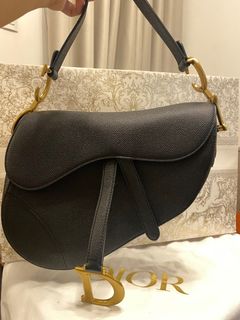 (Category: ) located in . Submitted by declutteringluxuryitems (Listing ID 1275051373, Image 1). Description: .