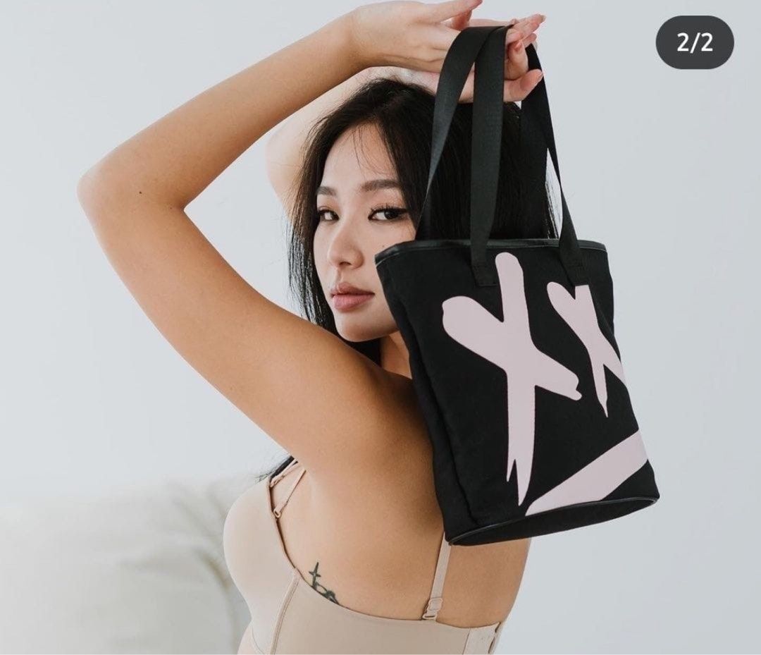 Off white wrinkled commercial tote clearance