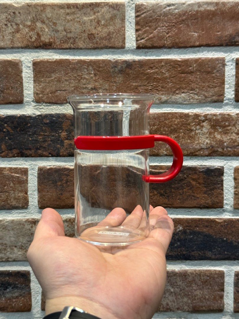 Bodum “tall vintage bistro tea/coffee mug” (Category: Coffee & Tea Tableware) located in Quezon City. Submitted by chavzcity (Listing ID 1275149104, Image 2). Description: Brand: Bodum Model: tall vintage bistro tea/coffee mug Material: Glass Total pcs: 4 glass mugs 2x red handle 2x blue handle -very seldom used -good as new Location: - Banawe, QC.