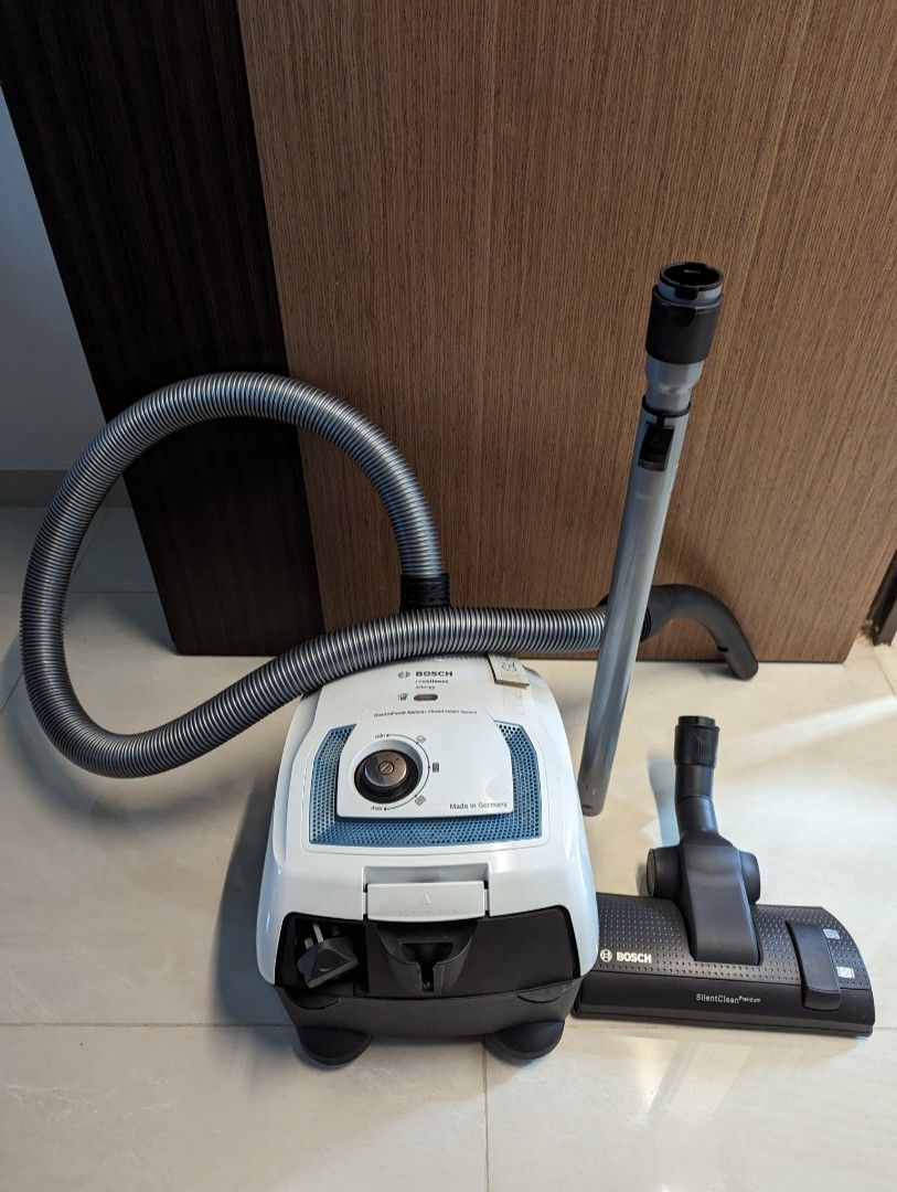 Bosch GL40 vacuum cleaner bagged, TV & Home Appliances, Vacuum Cleaner ...