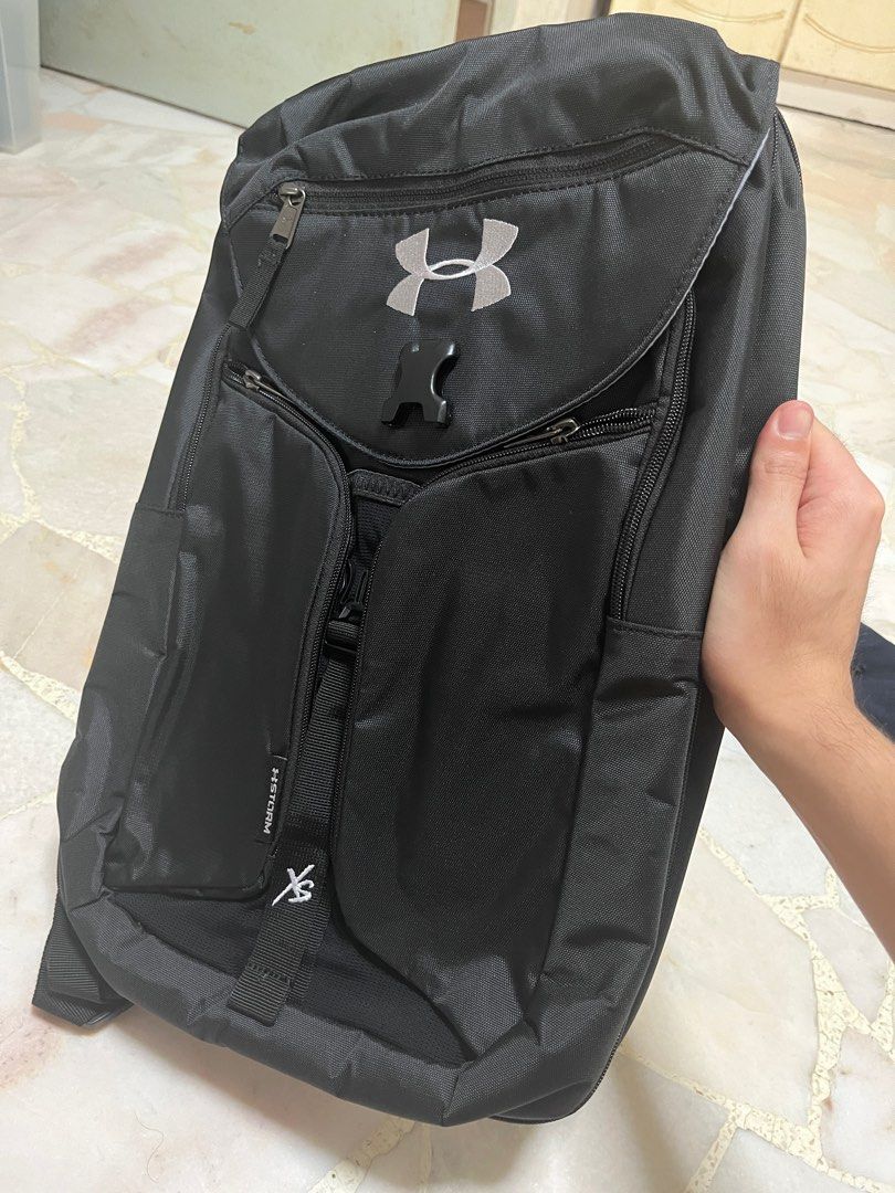 Under Armour Drawstring Bag *Authentic & New*, Men's Fashion, Bags,  Backpacks on Carousell