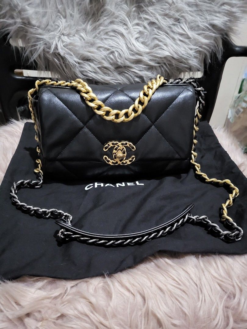 Chanel c19 medium (Category: Luxury Bags & Wallets) located in Manila. Submitted by mojitovodka (Listing ID 1275052055, Image 1). Description: chanel c19 medium. microchip with entrupy, box, dustbag & paper bag.