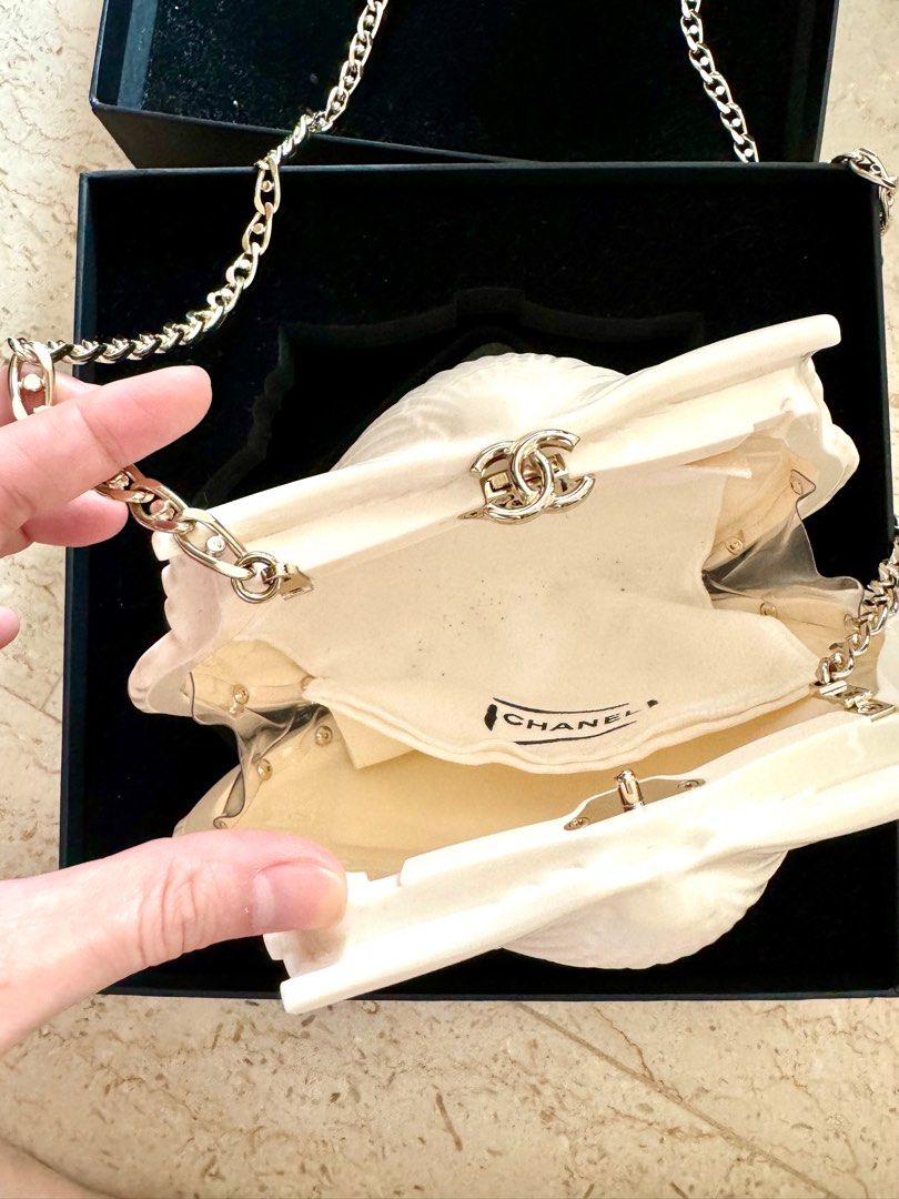 Gold hotsell minaudiere clutch