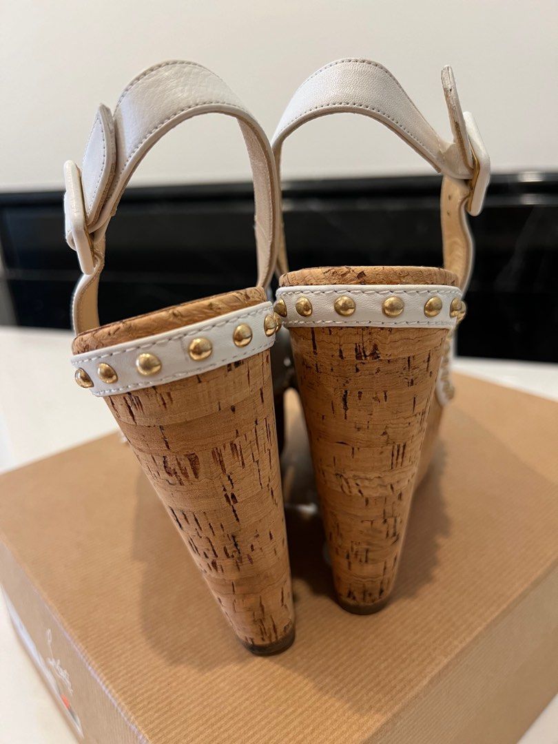 White and best sale gold wedges