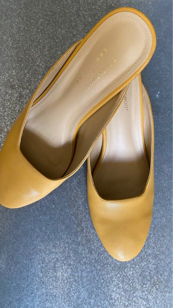 Mustard sales mid heels