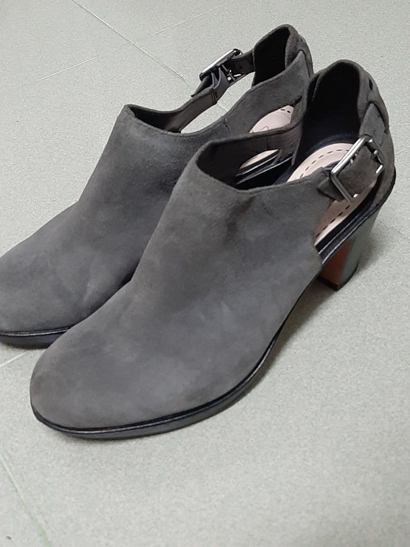 Clarks boots heels UK