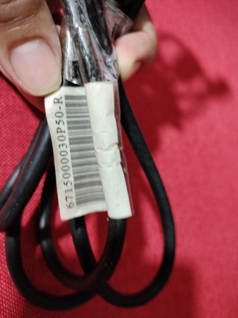 Computer Cable (Category: Cables & Adaptors) located in Quezon. Submitted by anything_preloved_preloved (Listing ID 1275045369, Image 2). Description: .