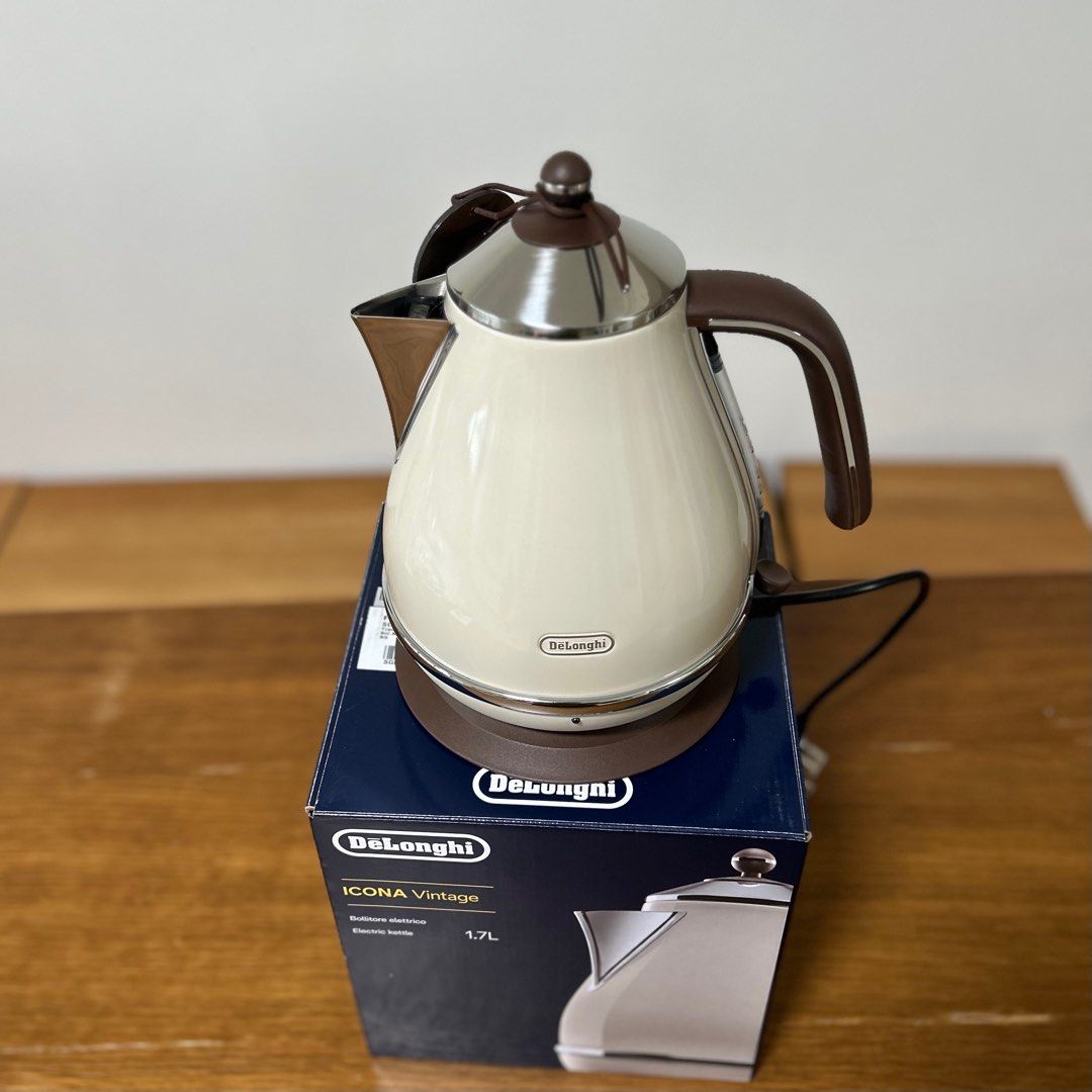 De Longhi Icona Vintage 1.7L Kettle KBOV2001.BG Beige TV Home