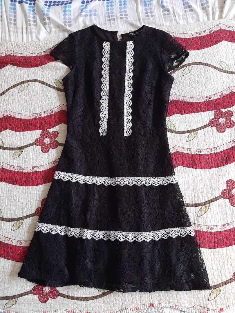 Dorothy Perkins Lace Knee length dress Women s Fashion Dresses