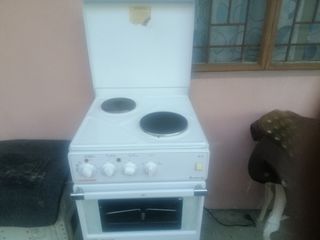 Electric Range with oven, generate LOVE
