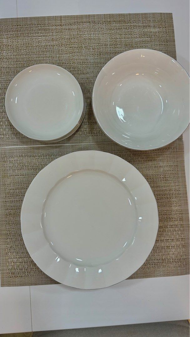 Elegant dinner deals plates