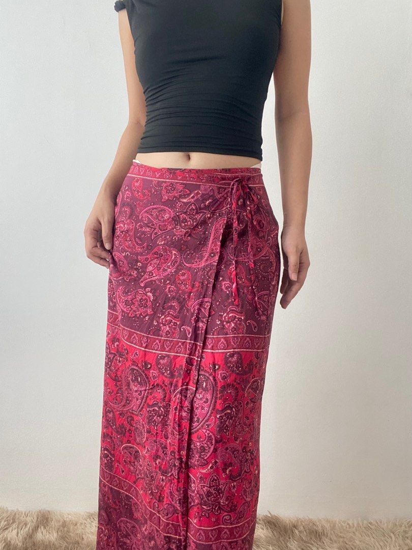 Express skirts up hot sale