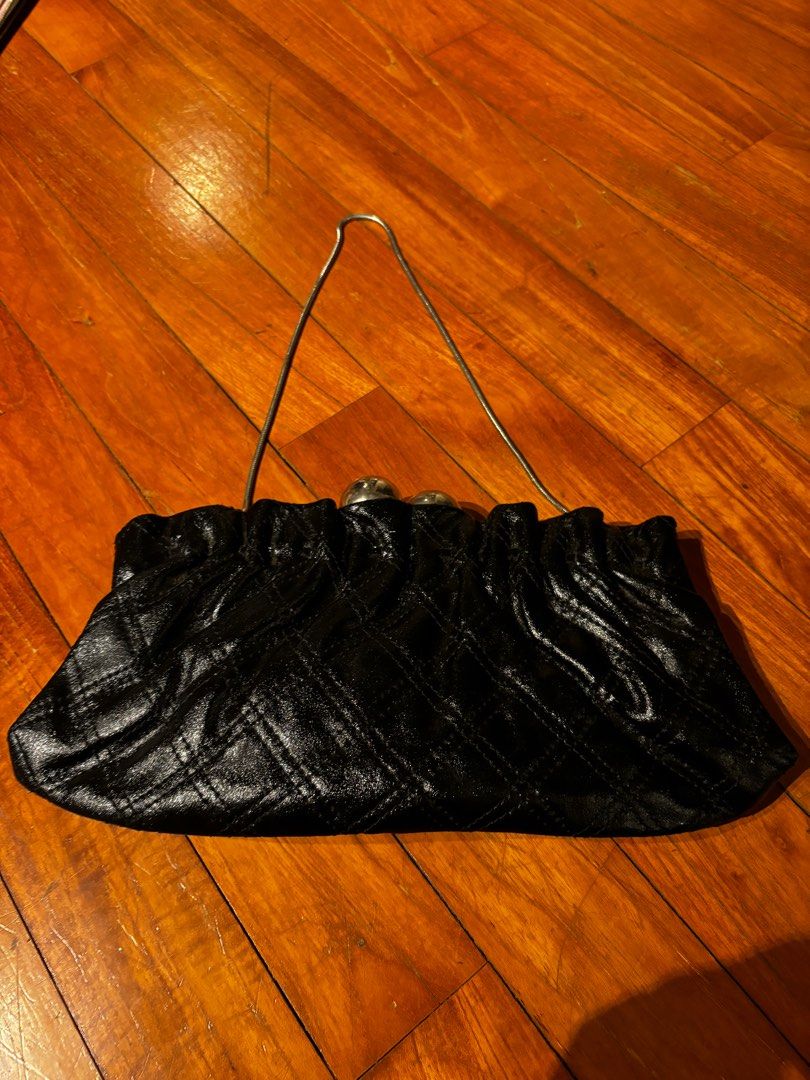 Fast deal 10 Cute night clutch bag to clear
