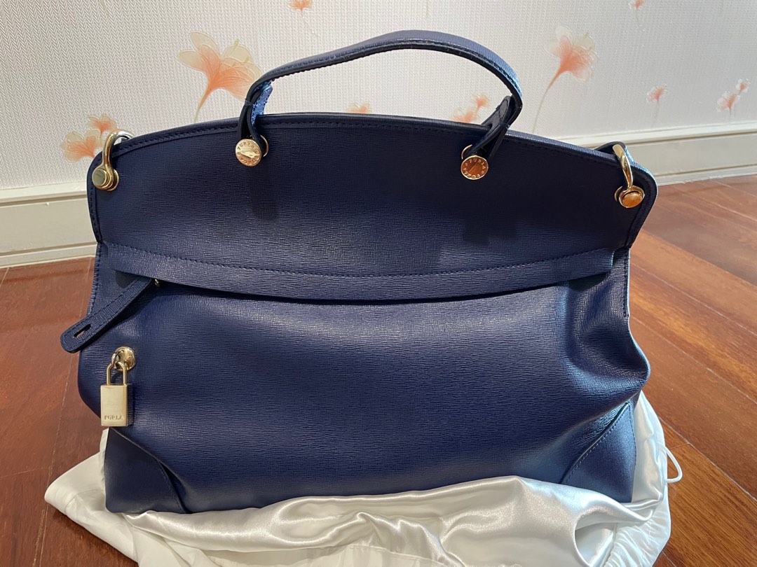 Furla piper store bag large