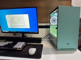 GAMING PC CYAN RYZEN 3 WITH TABLE