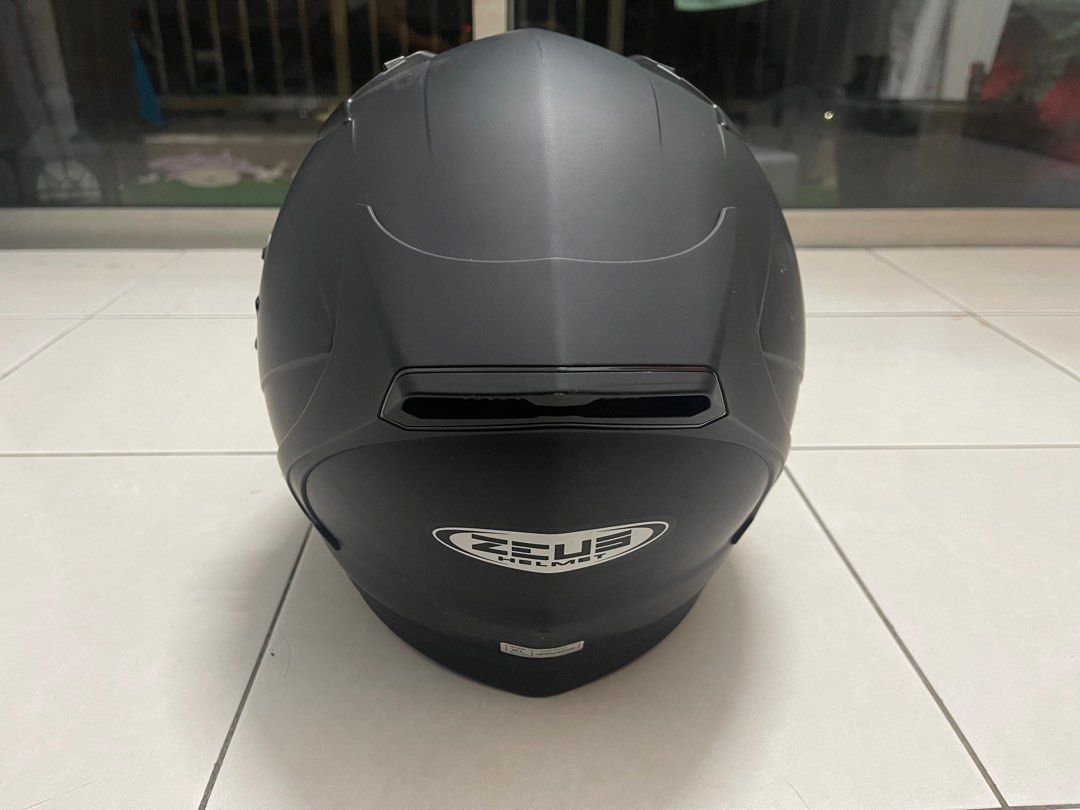Helmet zeus, Motorbikes on Carousell