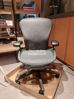 Herman Miller - Aeron Chair (Computer Chair)