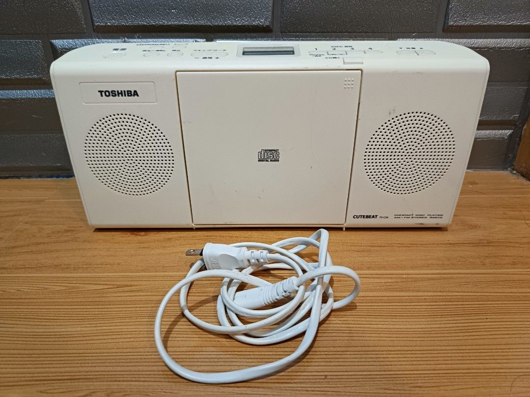 Japan Toshiba CuteBeat Compact DiscPlayer with Am/fm Radio | 110V ...