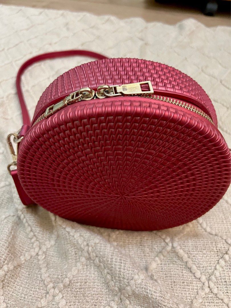 Jelly rattan style crossbody bag beach bag Women s Fashion Bags Wallets Cross body Bags on Carousell