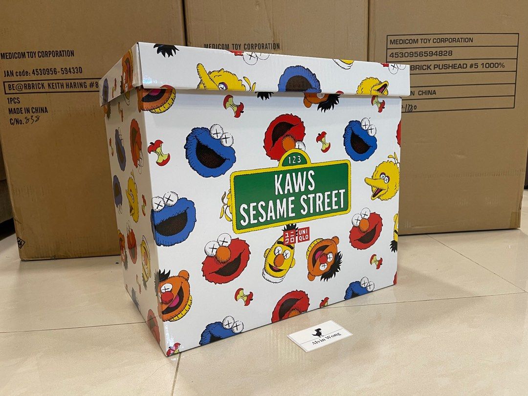 Uniqlo kaws sesame street box outlet