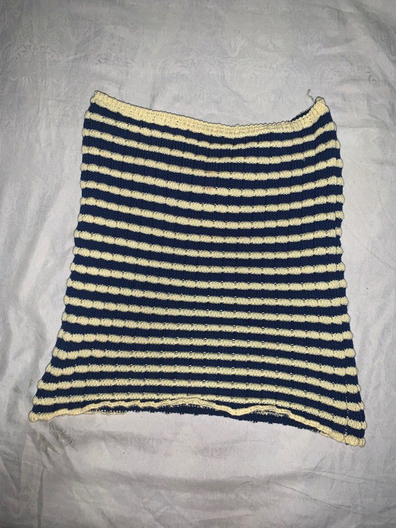 Knitted top (Category: Blouses) located in Talisay. Submitted by bilchecomedia (Listing ID 1274969751, Image 2). Description: Never been used. Bought online.