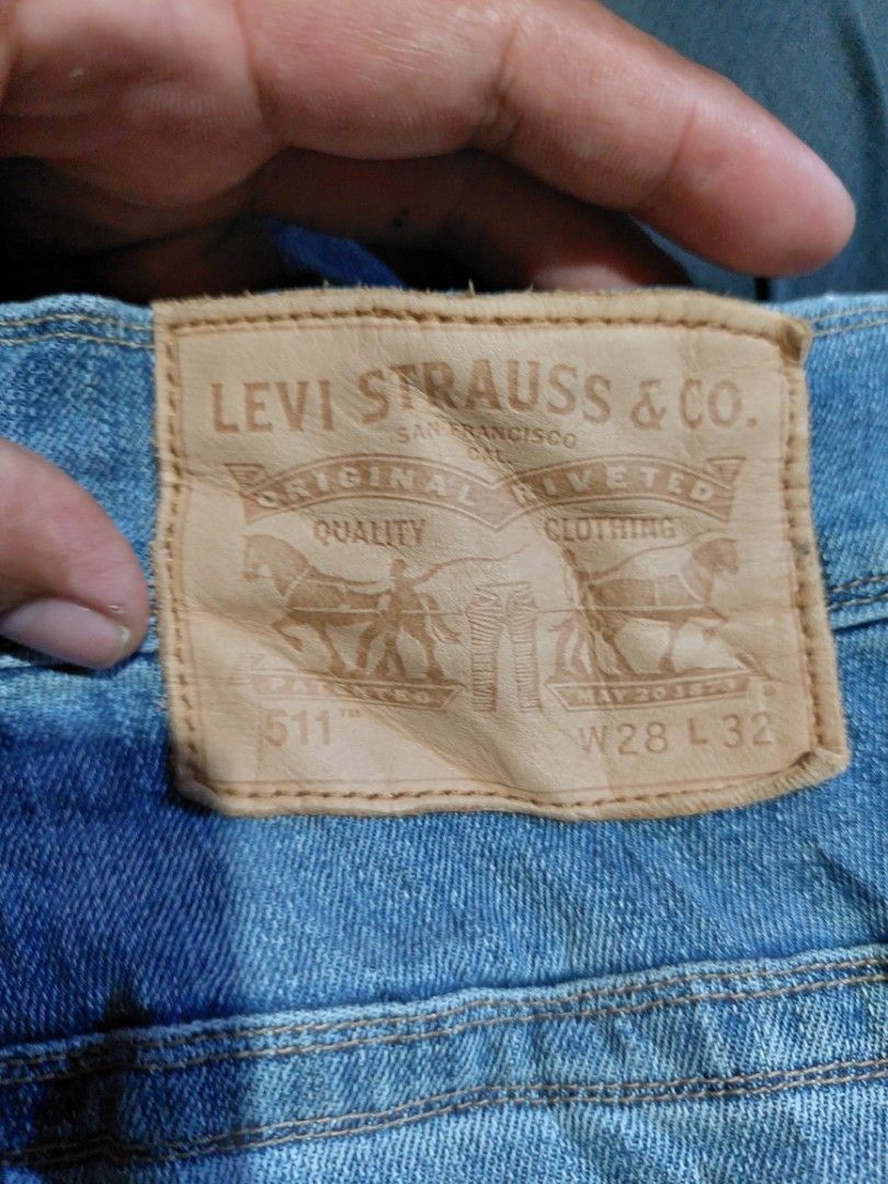 Levis w28 size on sale