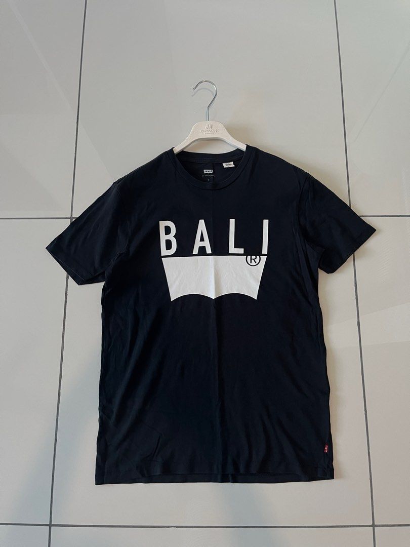 Levi s Tshirt Women s Fashion Tops Shirts on Carousell
