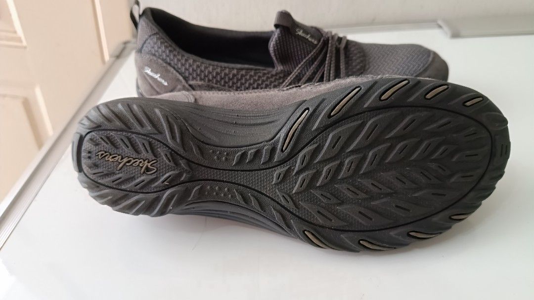 Skechers classic fit memory foam womens store
