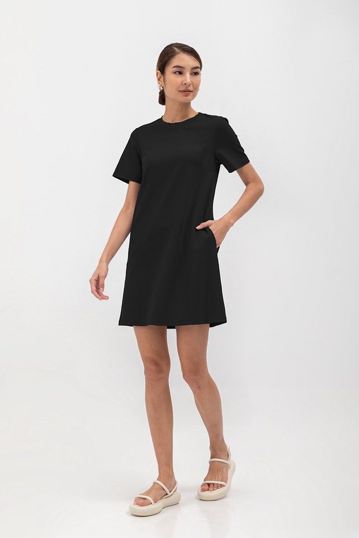 Black short sleeve shift dress discount
