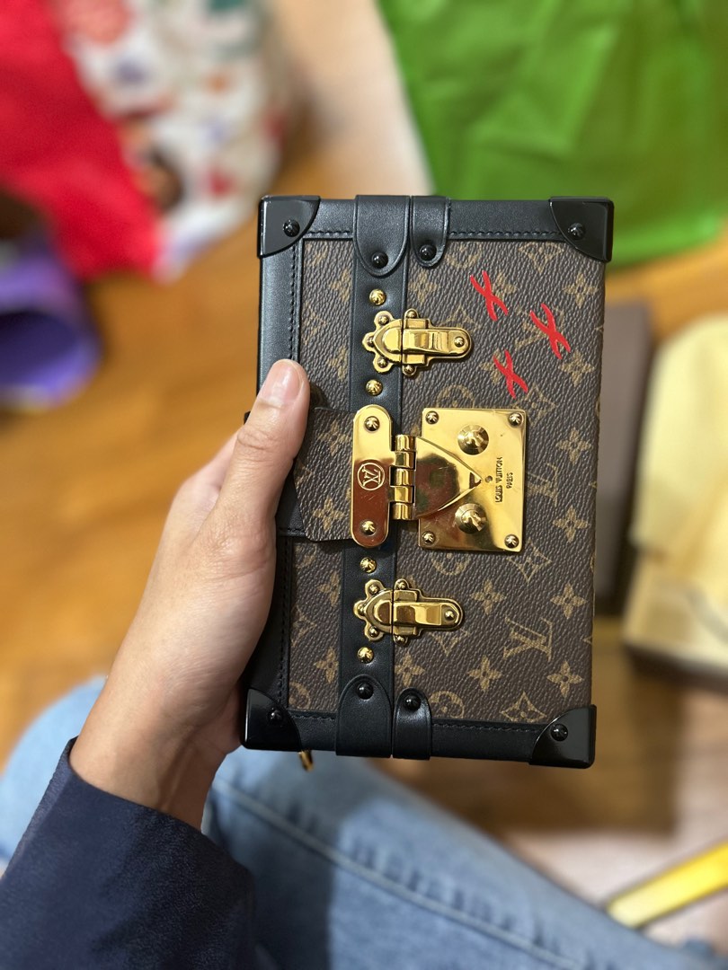 Vuitton petite 2025 malle