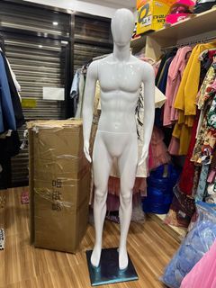 Male mannequin straight body