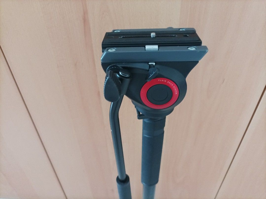 Manfrotto MVMXPRO500 monopoly with Fluid base and videohead