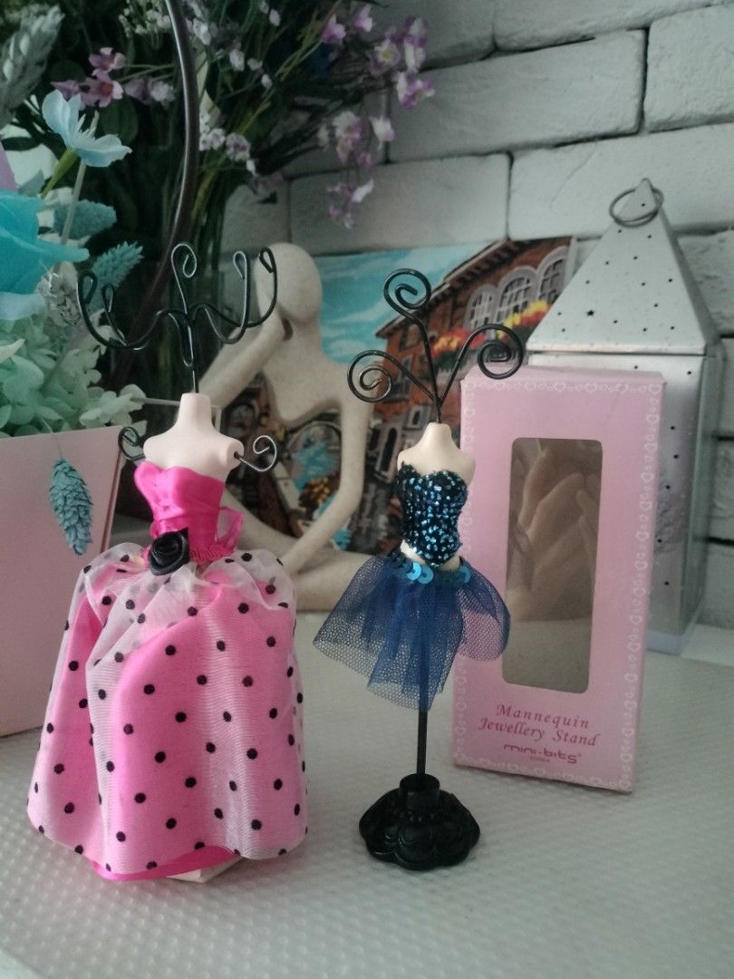 Mannequin Jewelry Stand 5 take both Women s Fashion Jewelry Organisers Accessory holder box organizers on Carousell