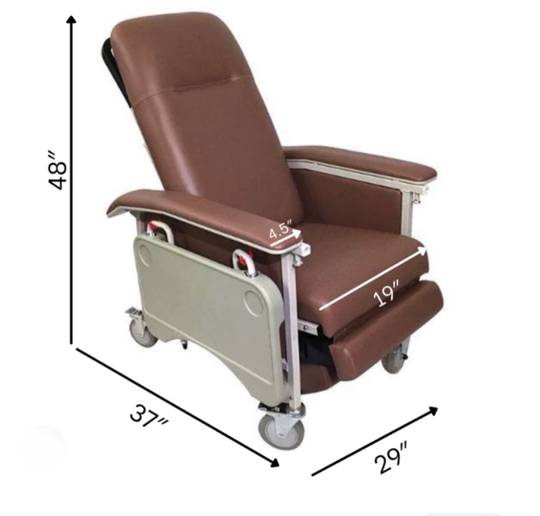 Manual reclining geriatric chair with table, Health & Nutrition