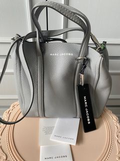 （分類：）位於 。 由 MicYg 提交（商品編號 1275040207，圖片 1）。簡介： 。