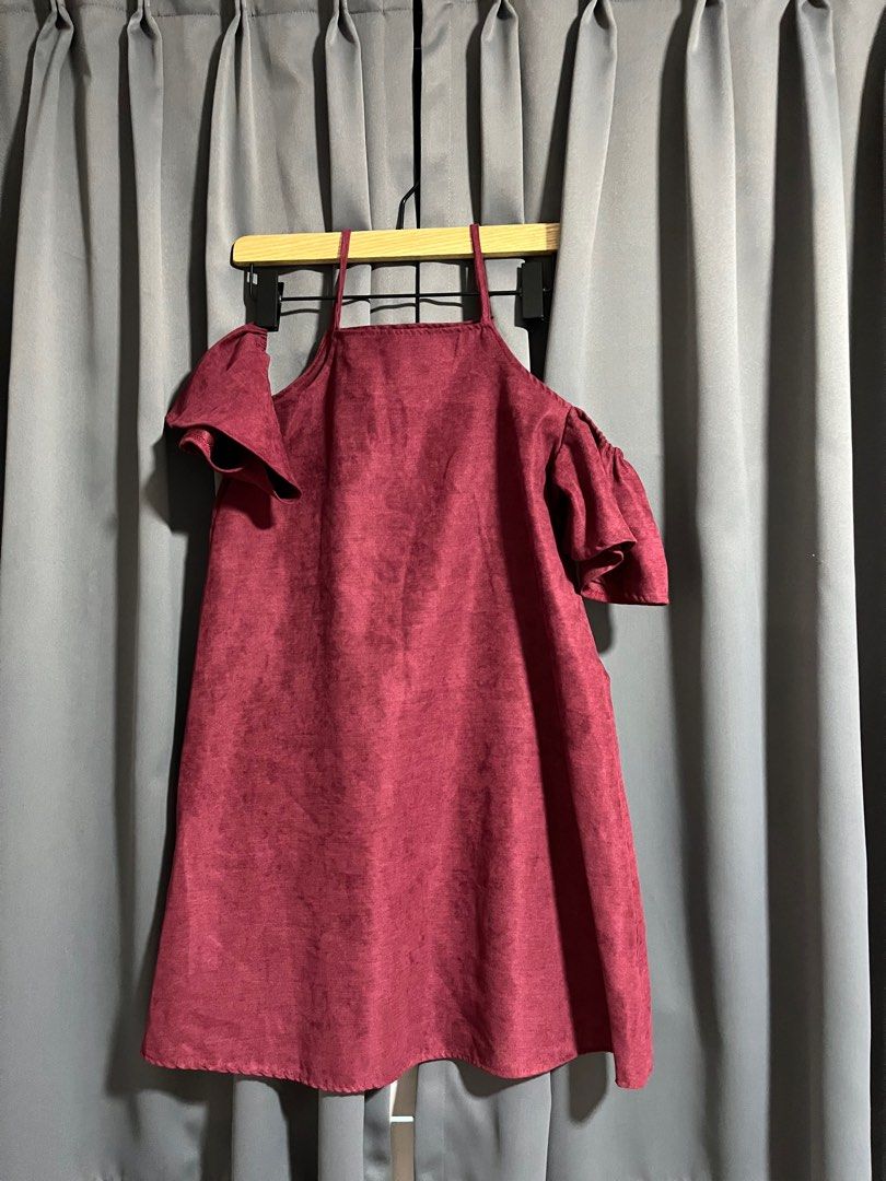 Maroon cold shoulder best sale dress