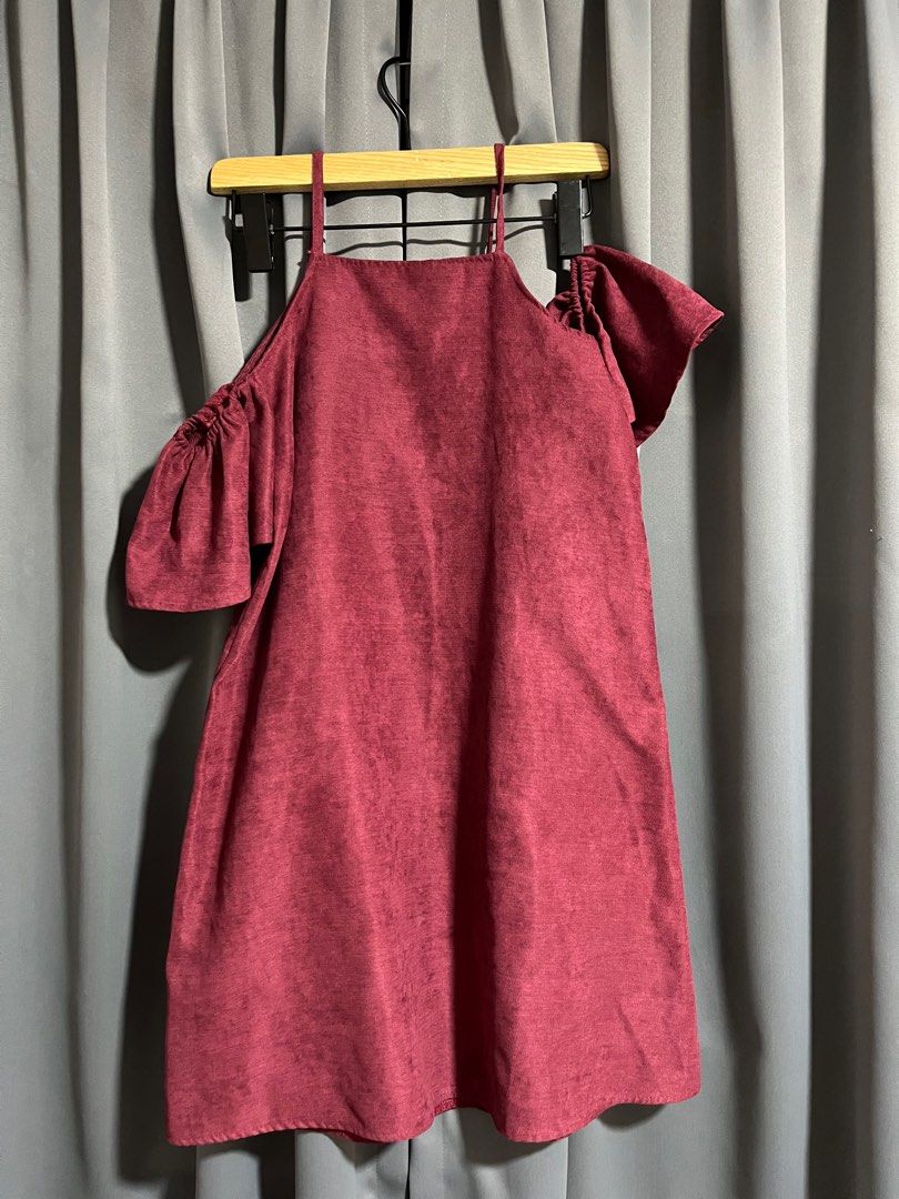 Maroon cold shoulder best sale dress