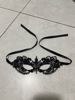 https://media.karousell.com/media/photos/products/2023/12/29/masquerade_1703859390_d04bf046_thumbnail.jpg