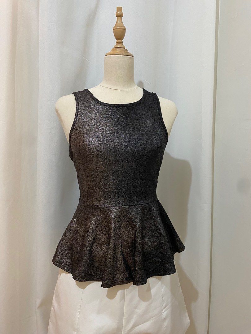 Metallic Top (Category: Sleeveless) located in Quezon City. Submitted by dlm03 (Listing ID 1274992337, Image 2). Description: .
