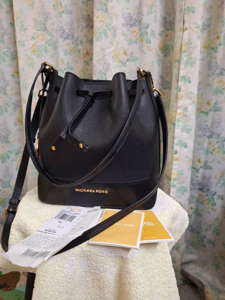 Michael Kors Trista Medium Bucket Black