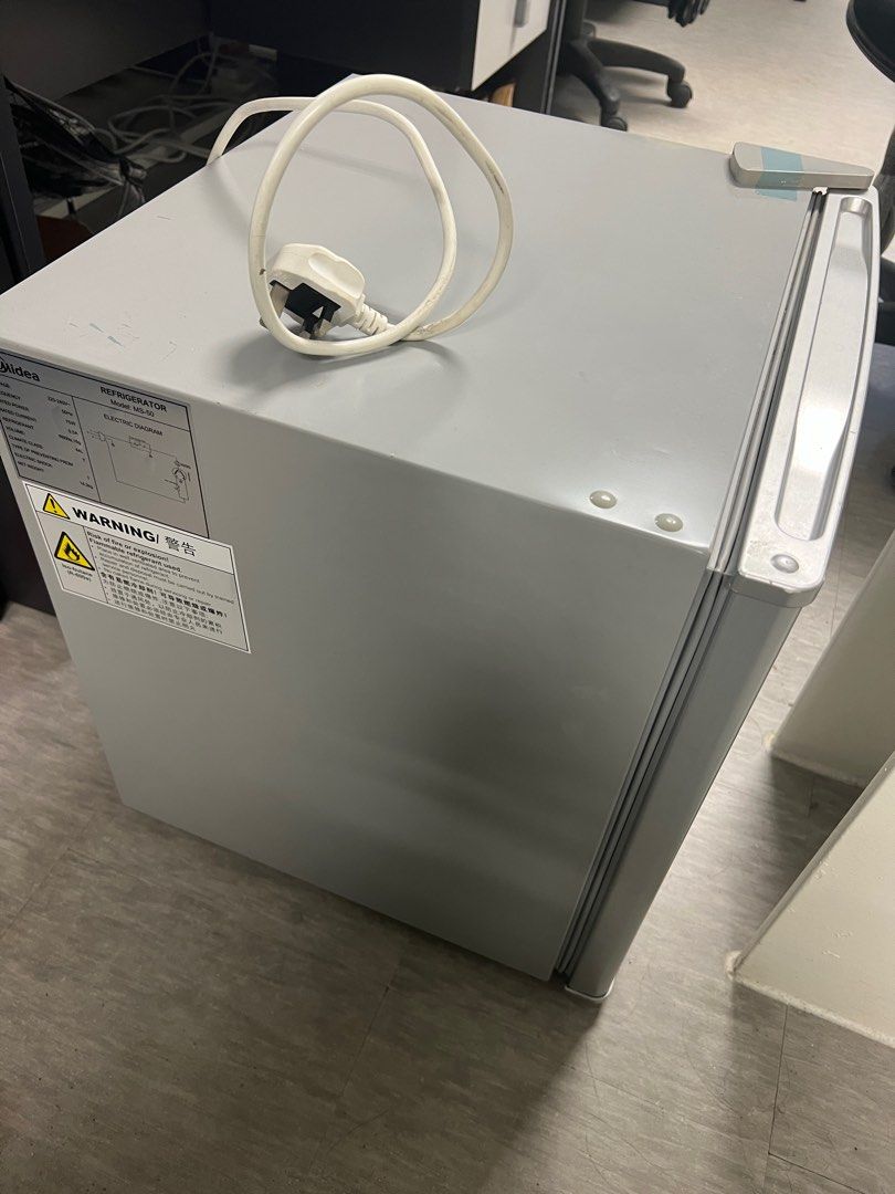 Midea Mini Fridge, TV & Home Appliances, Other Home Appliances on Carousell