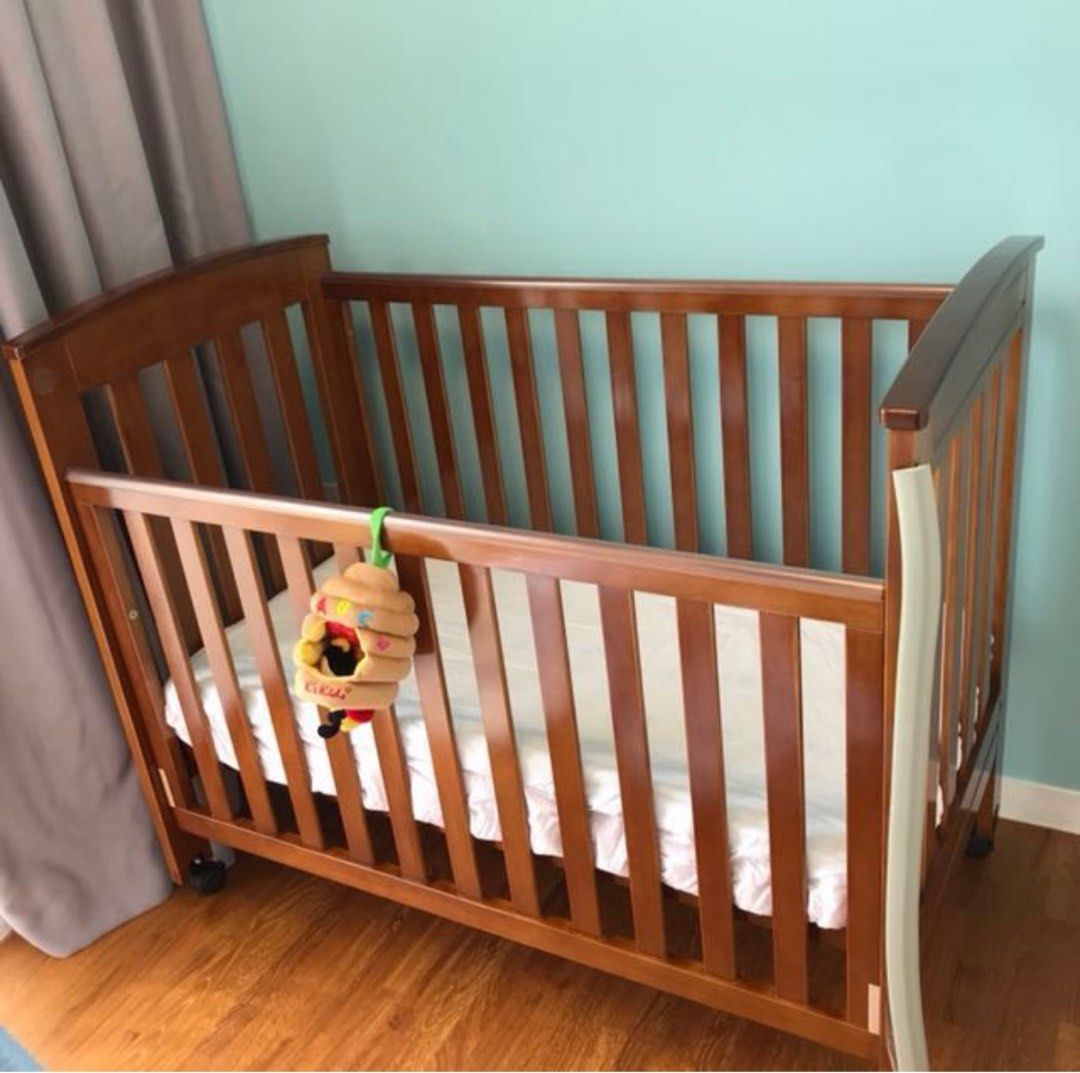 Milano portable cot online