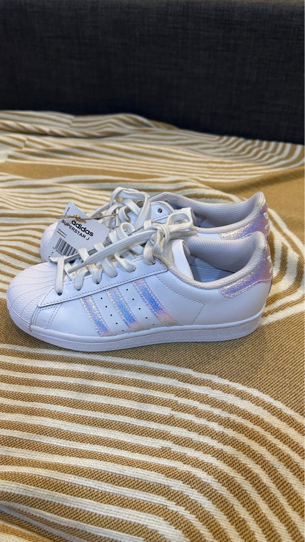 Superstar shoes new store
