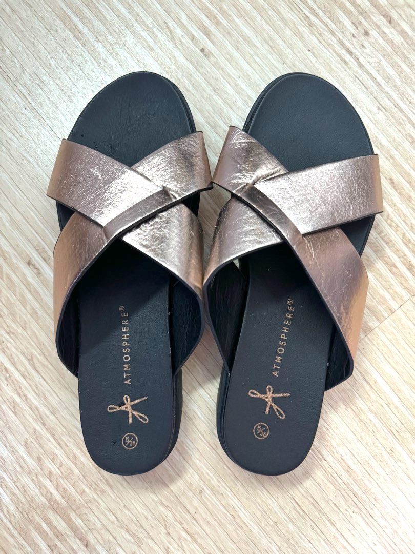 New London gold slides