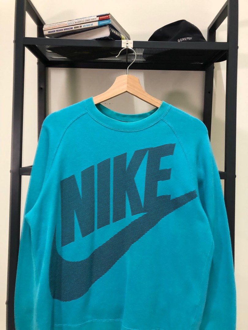 Nike big logo discount sweatshirt