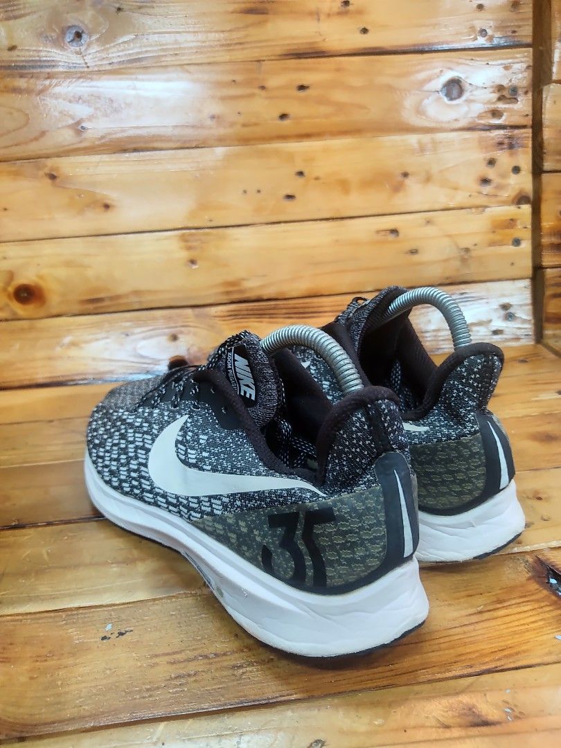 Nike zoom pegasus 35 size 7uk Men s Fashion Footwear Sneakers