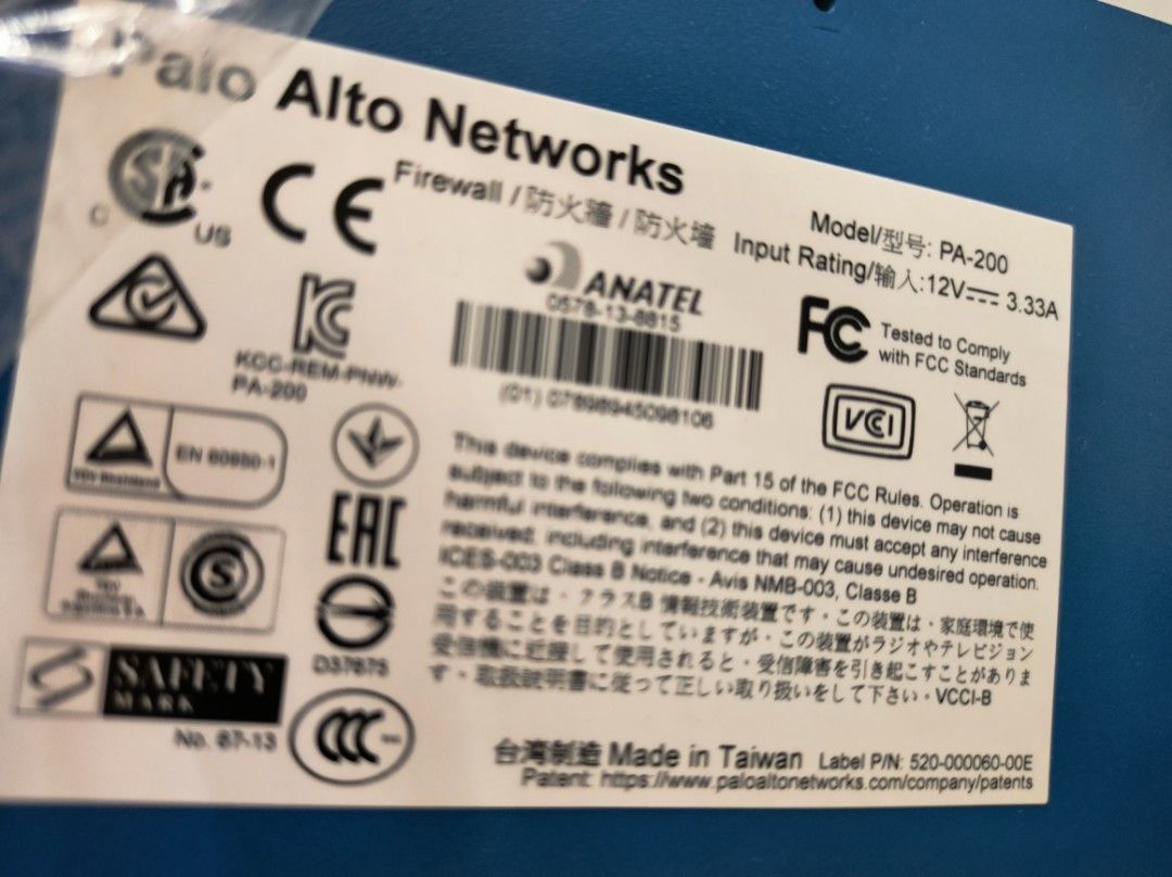 Palo Alto Networks PA200 Network Security Firewall Appliance 雲端防護防火牆有火牛,  電腦＆科技, 電腦周邊及配件, 電腦線、轉接線及轉換器- Carousell