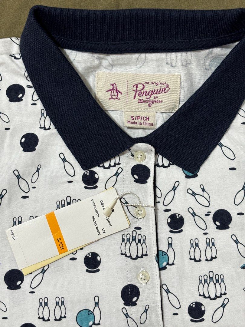 Penguin collared shirt (Category: Shirts) located in Rizal. Submitted by docdeclutter (Listing ID 1275010815, Image 2). Description: .