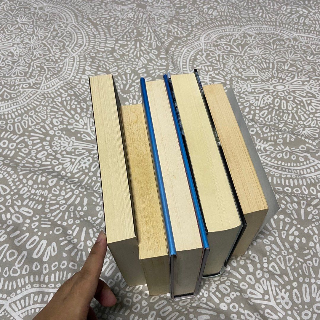 pre loved books it ends with us anna k (Category: Storybooks) located in Antipolo. Submitted by over6lept (Listing ID 1275100976, Image 3). Description: PRE LOVED BOOKS all in good condition, can refer to previous listings to see book condition the maidens (export edition) - SOLD very good condition, no tanning of pages, no annotations it ends with us - ₱450 good condition, tanning of pages, no annotations kingdom of the cursed (hardbound) - SOLD