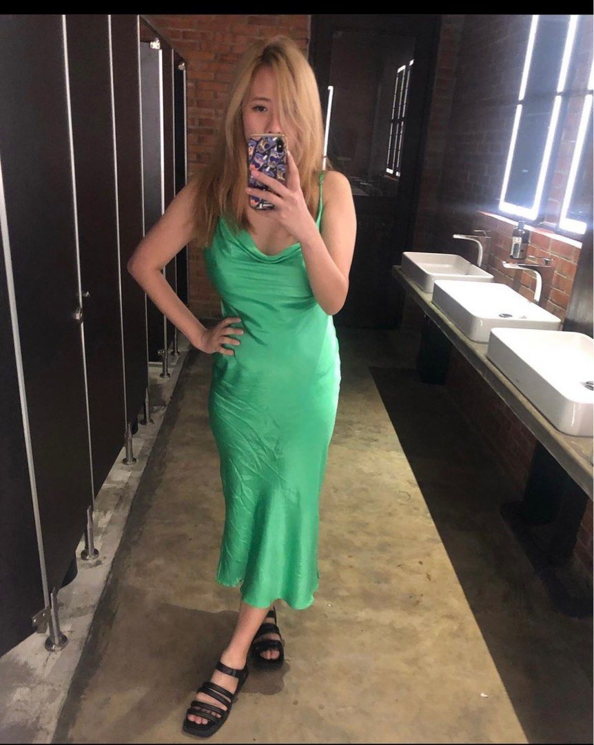 Pull & Bear green dress, Women's Fashion, Dresses & Sets, Dresses on Carousell Pull & Bear green dress, Women's Fashion, Dresses & Sets, Dresses on Carousell